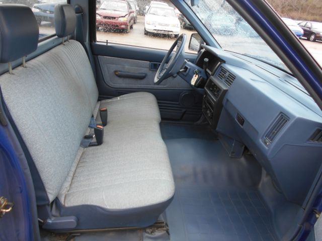 1986 Blue Nissan Pickup Pickup