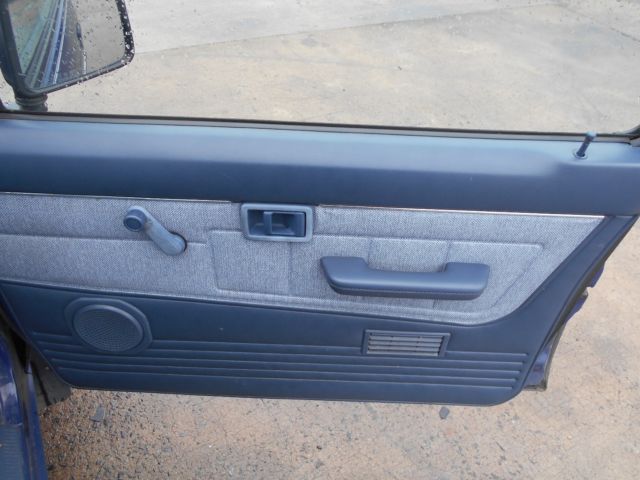 1986 Blue Nissan Pickup Pickup