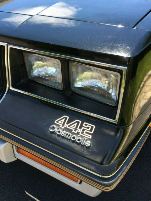 1986 Black Oldsmobile 442 Coupe