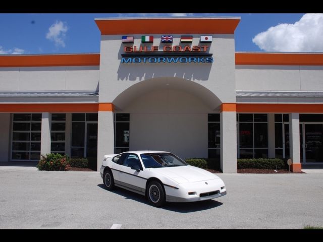 1986 White Pontiac Fiero Coupe