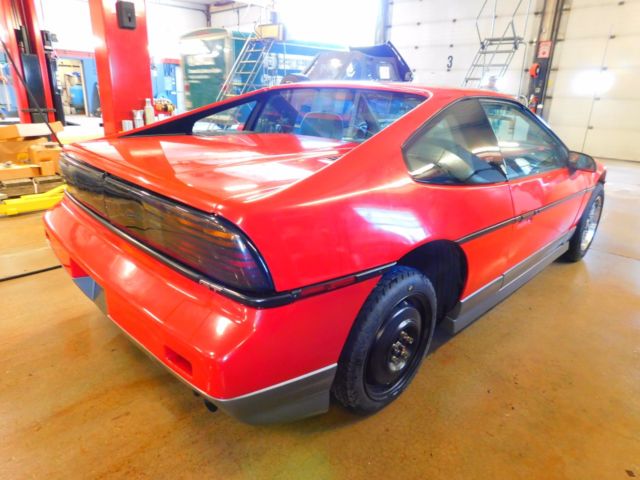 1986 Red Pontiac Fiero Coupe