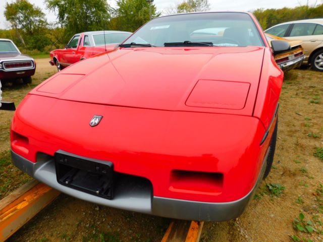 1986 Red Pontiac Fiero Coupe