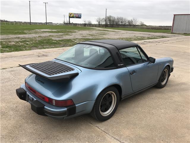 1986 -- Porsche 911 --