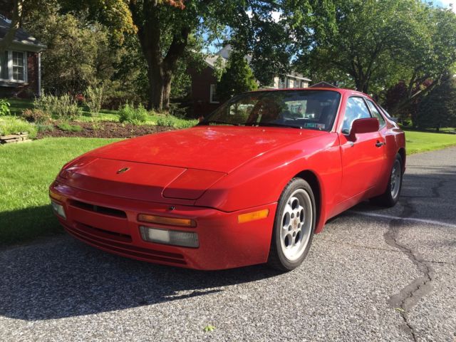 1986 Red Porsche 944 Coupe
