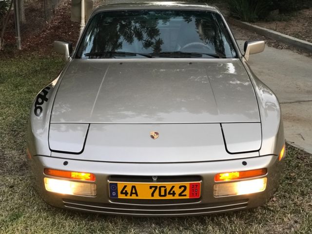 1986 White Gold Porsche 944 Hatchback