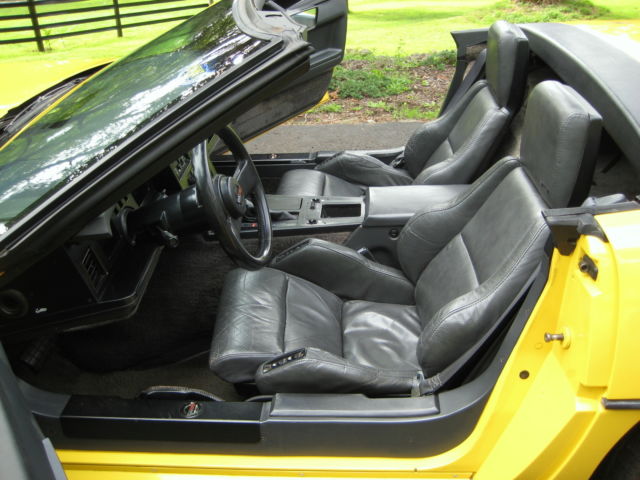 1986 Yellow Chevrolet Corvette Convertible