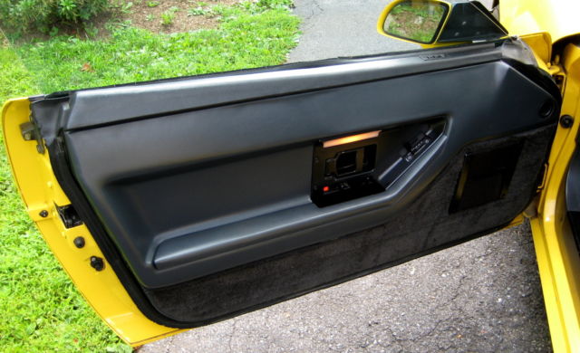 1986 Yellow Chevrolet Corvette Convertible