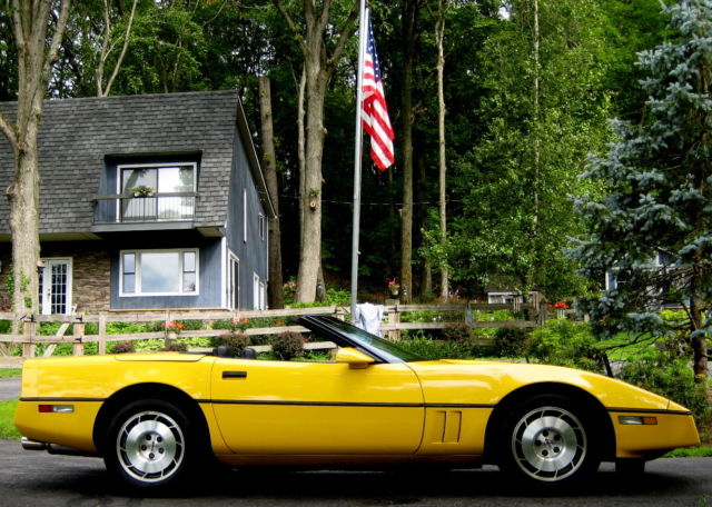 1986 Yellow Chevrolet Corvette Convertible