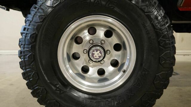 1986 Red GMC SIERRA C1500 Pickup Truck