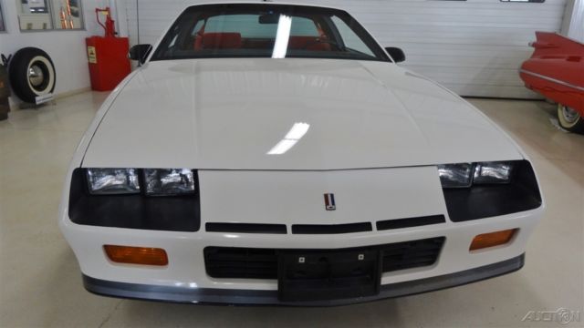 1986 White Chevrolet Camaro Hatchback
