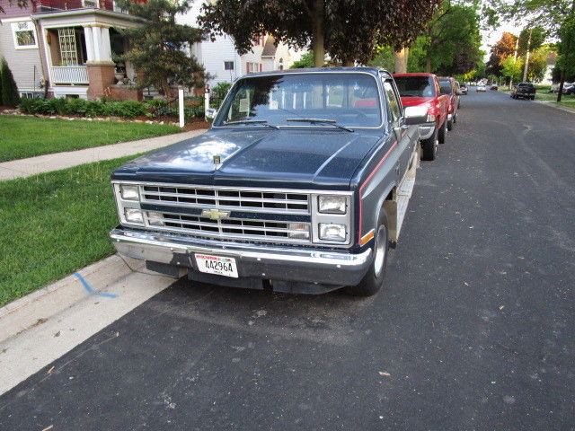 1986 Blue Chevrolet Silverado 1500