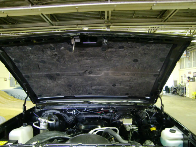 1986 Black Chevrolet C-10 Standard Cab Pickup