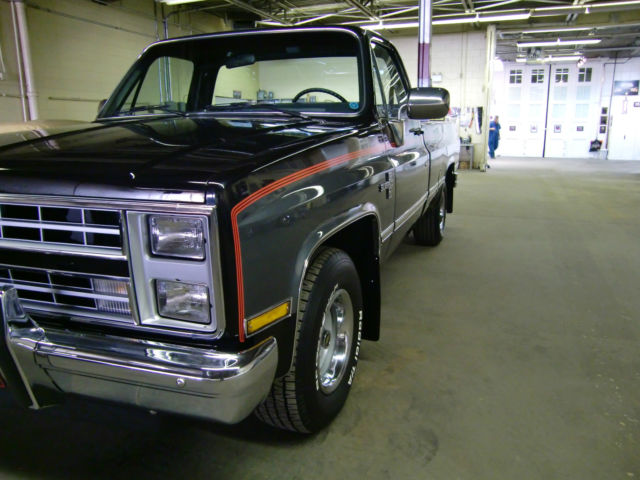 1986 Black Chevrolet C-10 Standard Cab Pickup