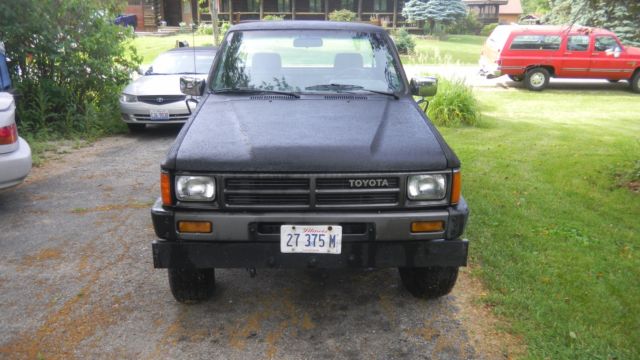 1986 Black Toyota 4x4 truck