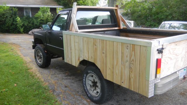 1986 Black Toyota 4x4 truck