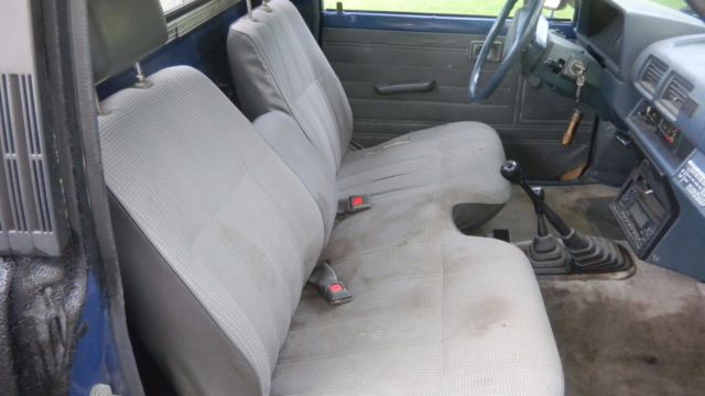 1986 Black Toyota 4x4 truck