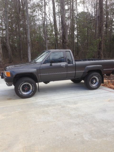 1986 Gray Toyota 86 Extended Cab Pickup