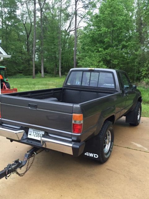 1986 Gray Toyota 86 Extended Cab Pickup