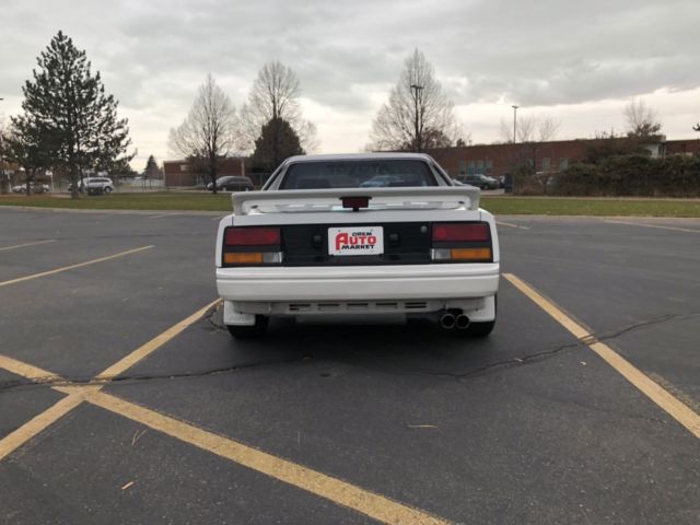 1986 Pearl White Toyota MR2 Coupe