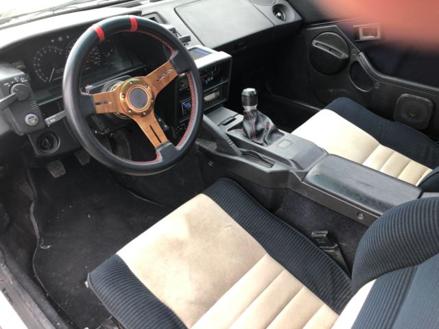 1986 Pearl White Toyota MR2 Coupe