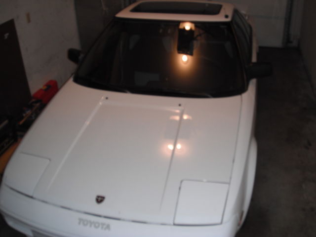 1986 White Toyota MR2 Coupe