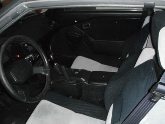 1986 White Toyota MR2 Coupe