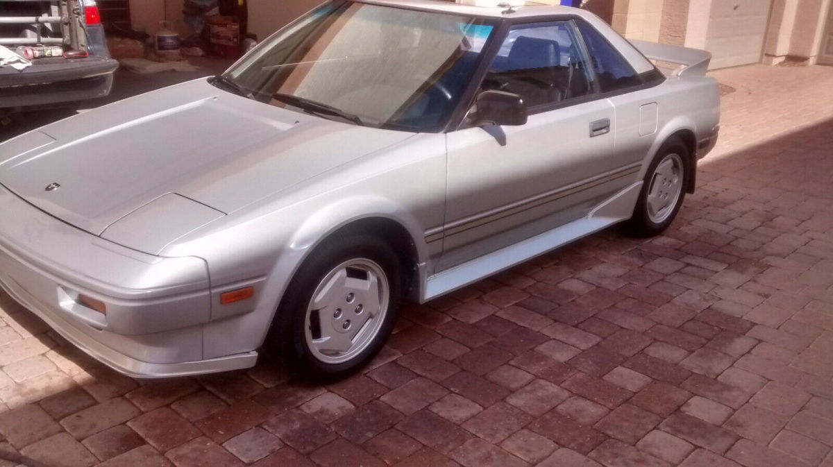 1986 Silver Toyota MR2 Coupe