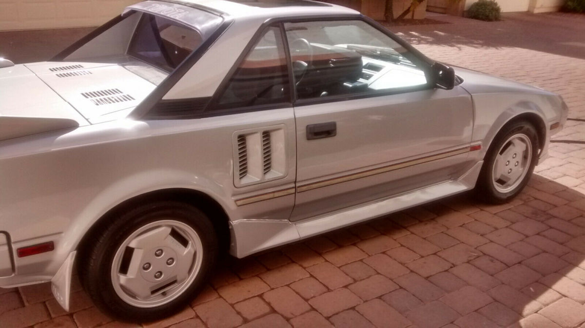 1986 Silver Toyota MR2 Coupe