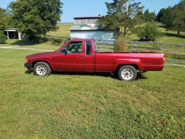 1986 Red Toyota 86 Extended Cab Pickup