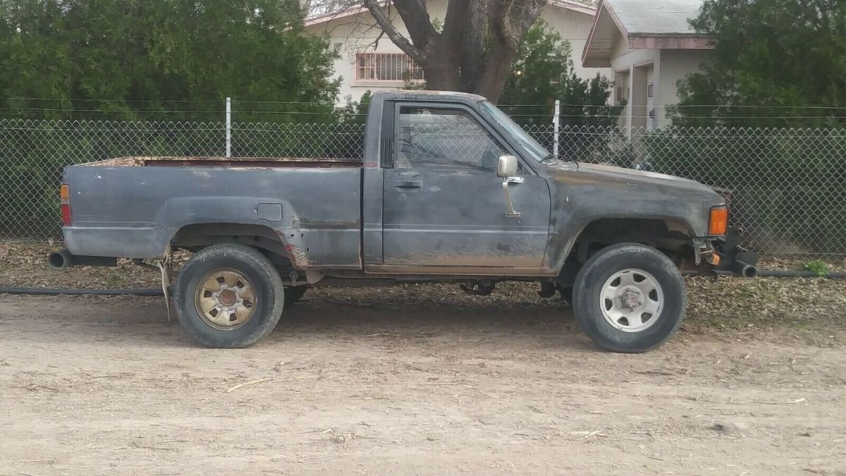 1986 Toyota Pickup Standard Cab Pickup