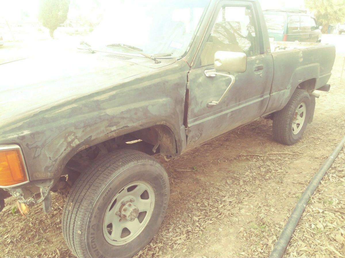 1986 Toyota Pickup Standard Cab Pickup