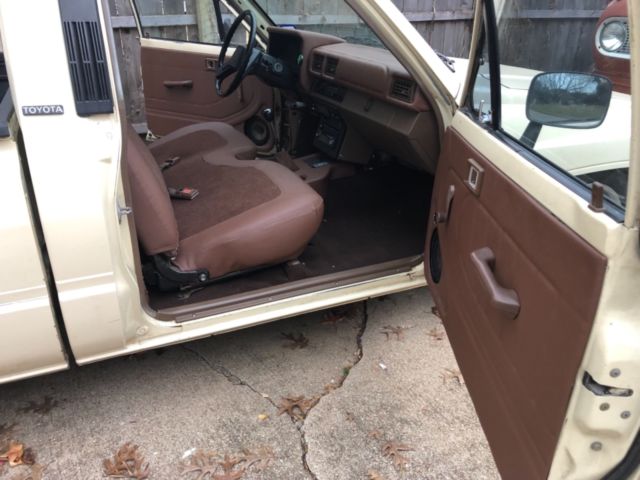 1986 Tan Toyota Pickup Standard Cab Pickup
