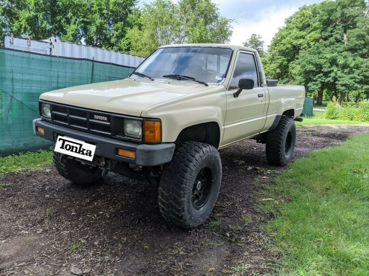1986 Toyota Pickup Standard Cab Pickup