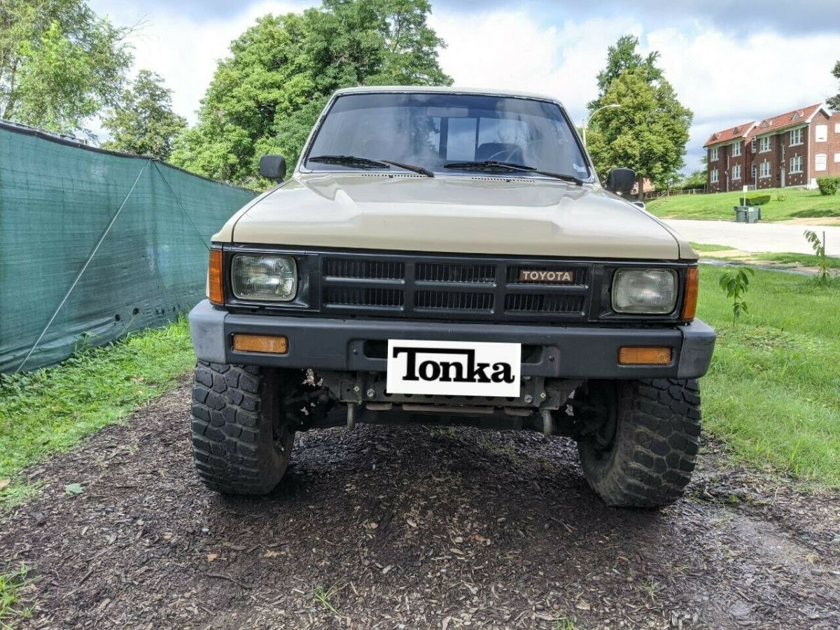 1986 Toyota Pickup Standard Cab Pickup