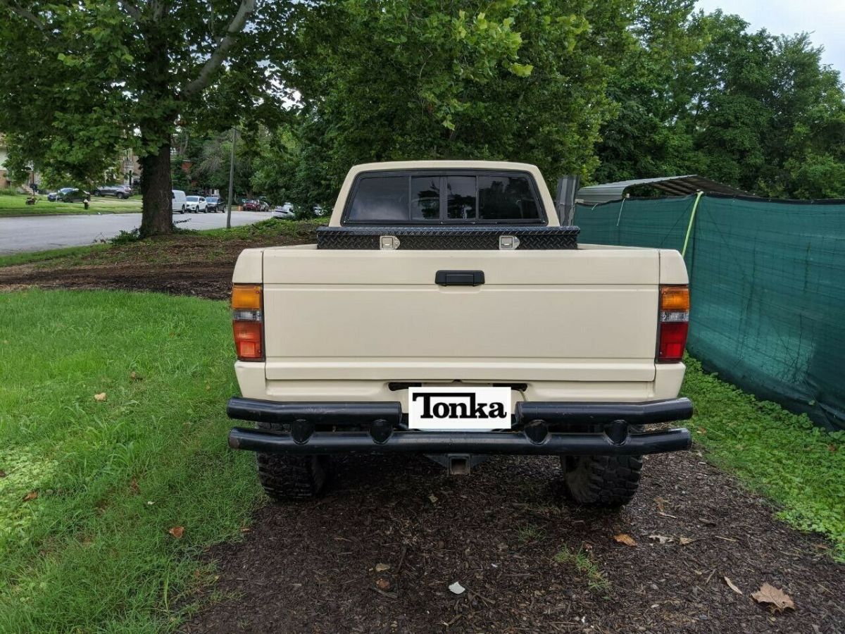1986 Toyota Pickup Standard Cab Pickup