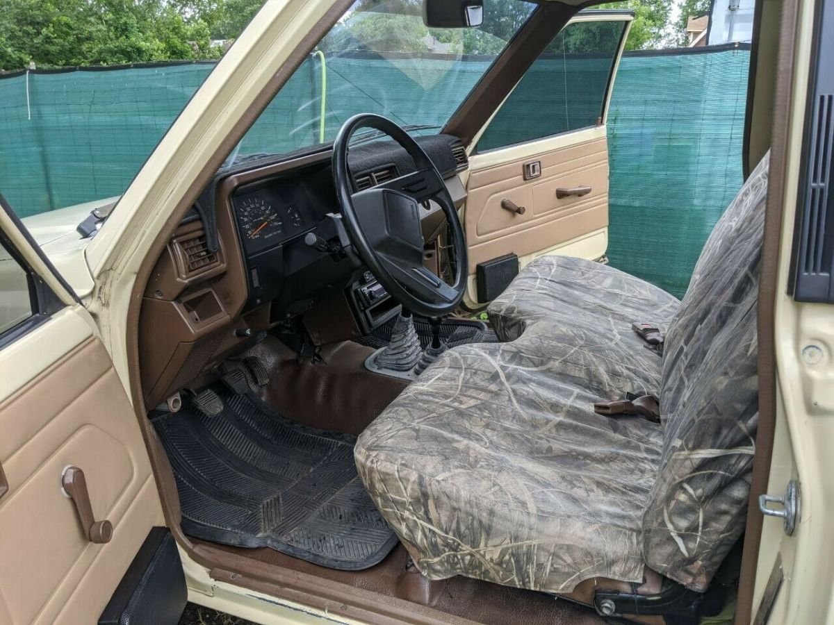 1986 Toyota Pickup Standard Cab Pickup