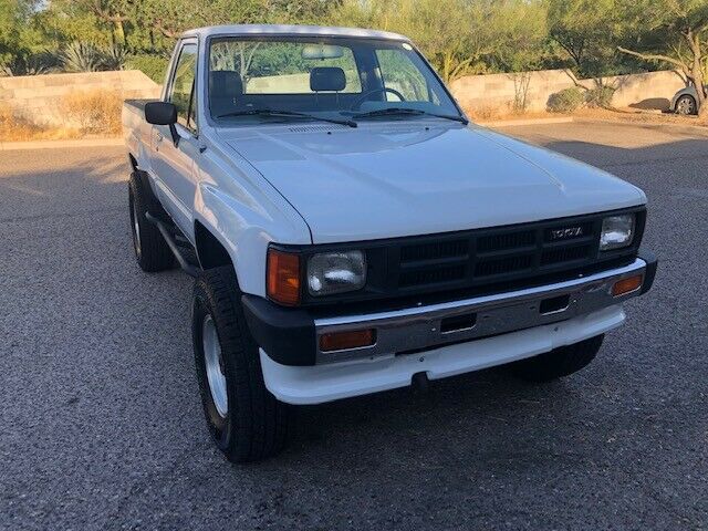 1986 White / original was Grey Toyota Pickup Standard Cab Pickup