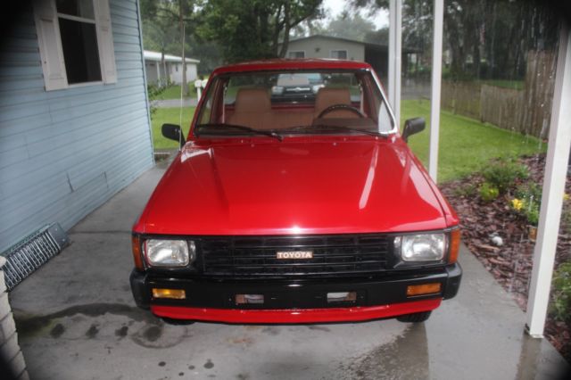 1986 Red Toyota PICKUP DX PIckup