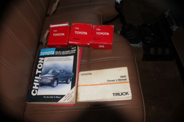 1986 Red Toyota PICKUP DX PIckup