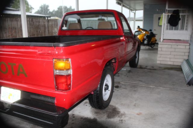 1986 Red Toyota PICKUP DX PIckup