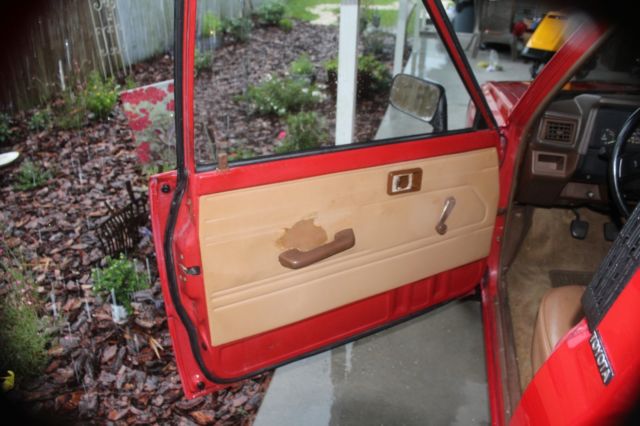 1986 Red Toyota PICKUP DX PIckup