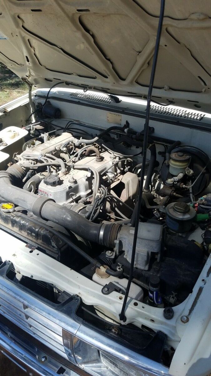 1986 White Toyota Pickup Pickup