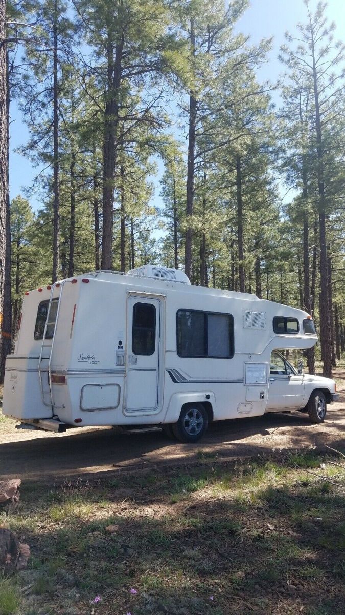 1986 White Toyota Pickup Pickup