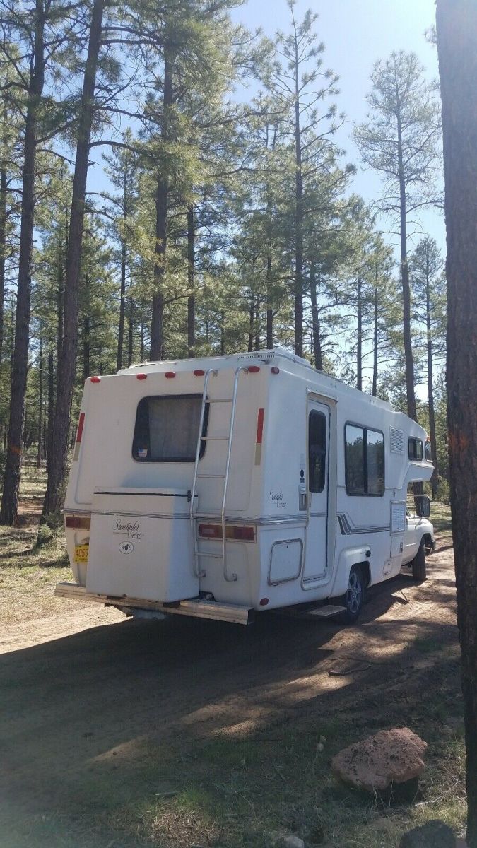 1986 White Toyota Pickup Pickup