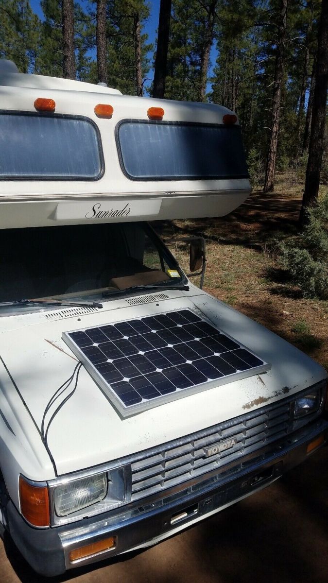 1986 White Toyota Pickup Pickup