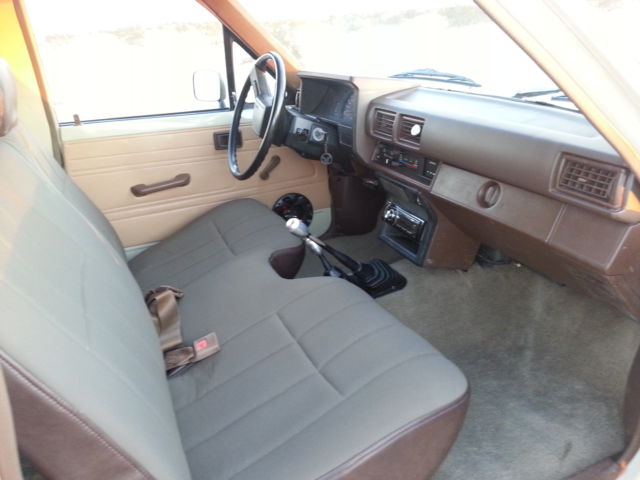 1986 tan Toyota Other Standard Cab Pickup