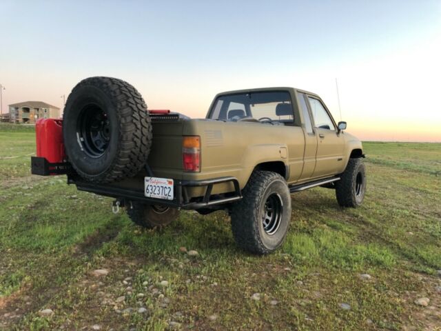1986 Green Toyota Pickup Extended Cab Pickup