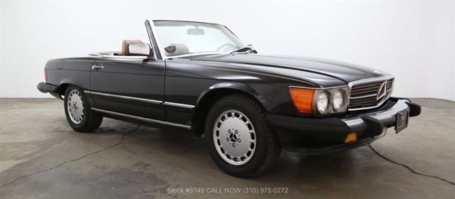 1986 Black Mercedes-Benz 500-Series