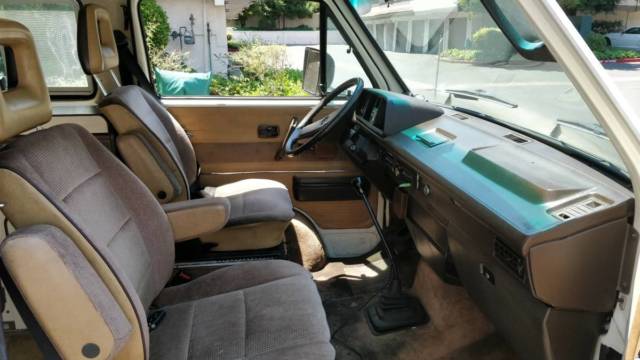 1986 White Volkswagen Bus/Vanagon Van Camper