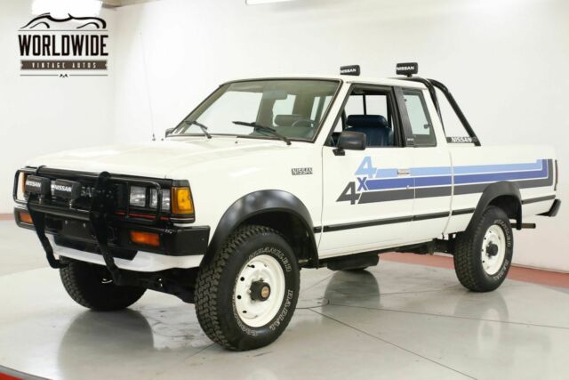 1986 White Nissan Pickup
